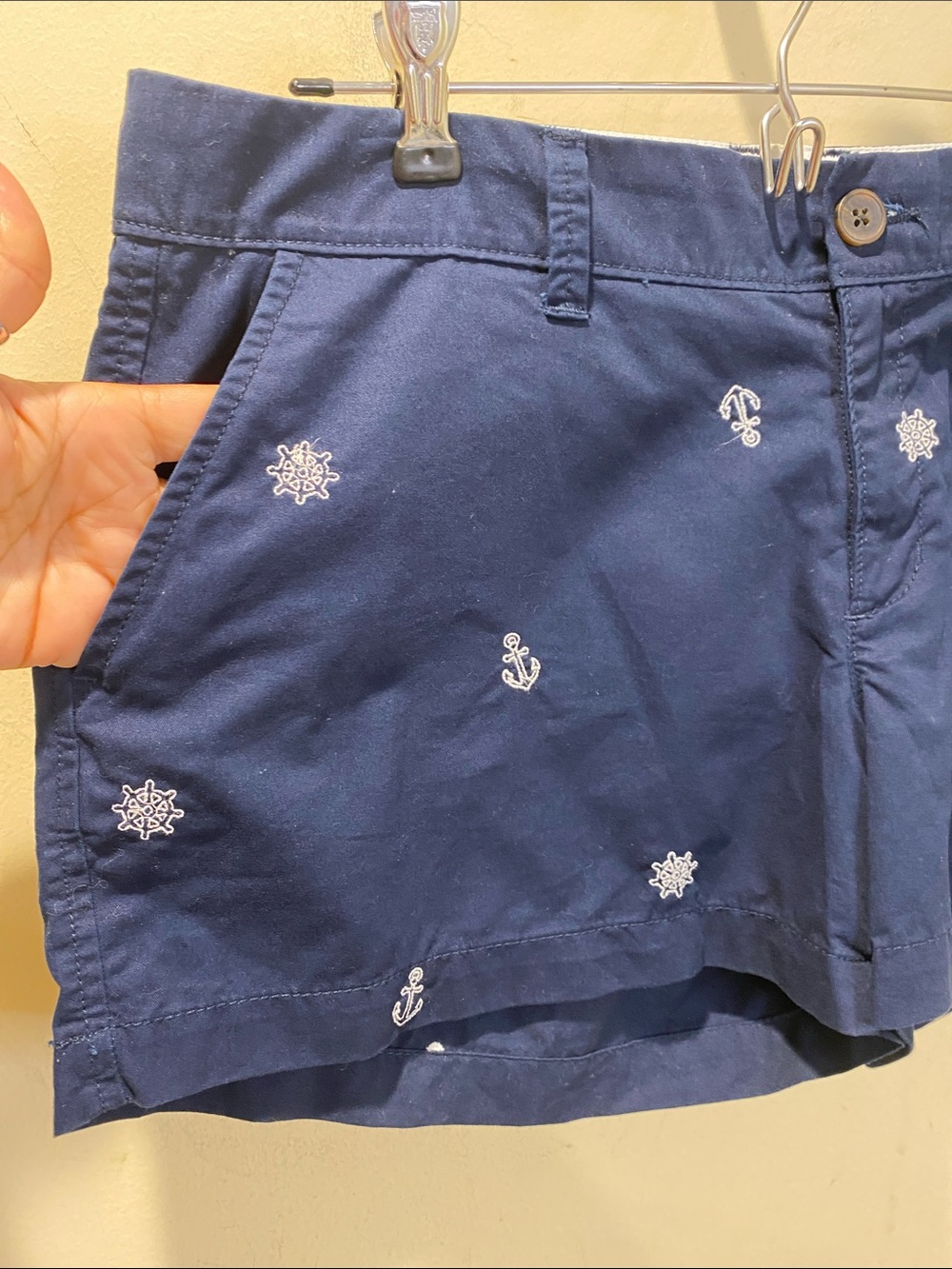 Old Navy Navy  Blue Embroidered Nautical Women’s Shorts sz 8 - Picture 4 of 7